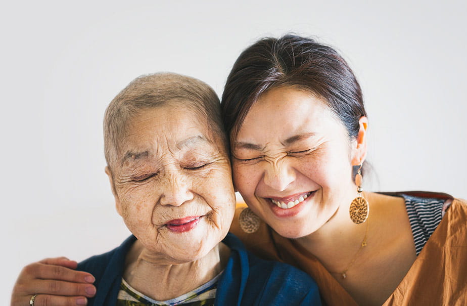 exs-Liver-Hero-WomenHugging2